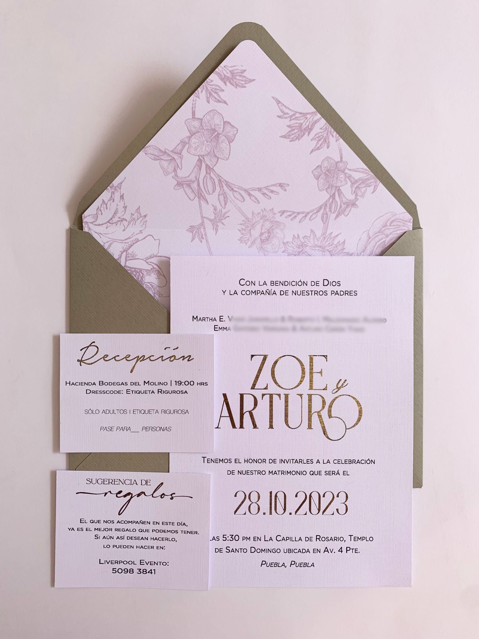 Invitación Nombres en Foil Sobre Forrado Floral Rosa