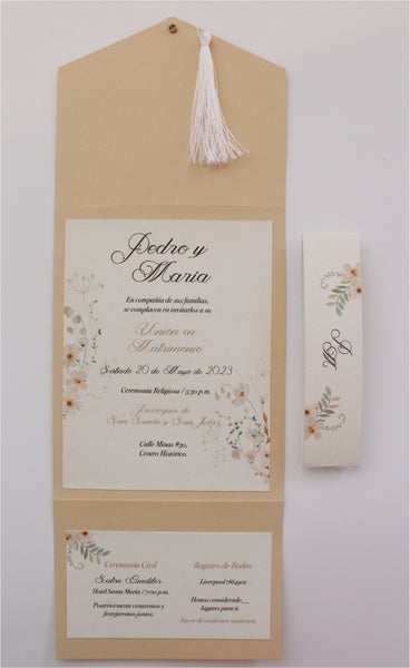 Invitación de Boda en Color Beige con Flores Delicadas Mod. Venus